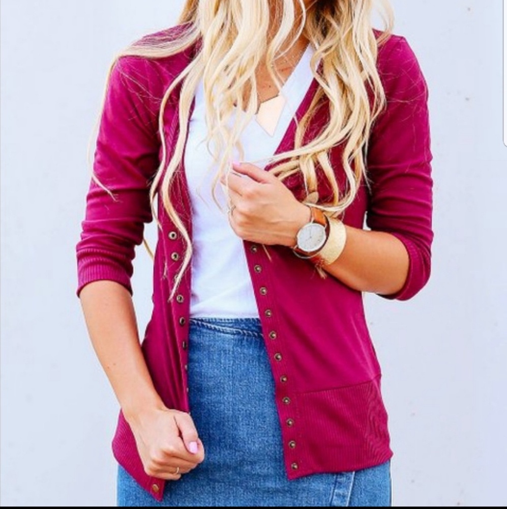Magenta SNAP BUTTON CARDIGAN WITH RIBBED DETAIL Medium